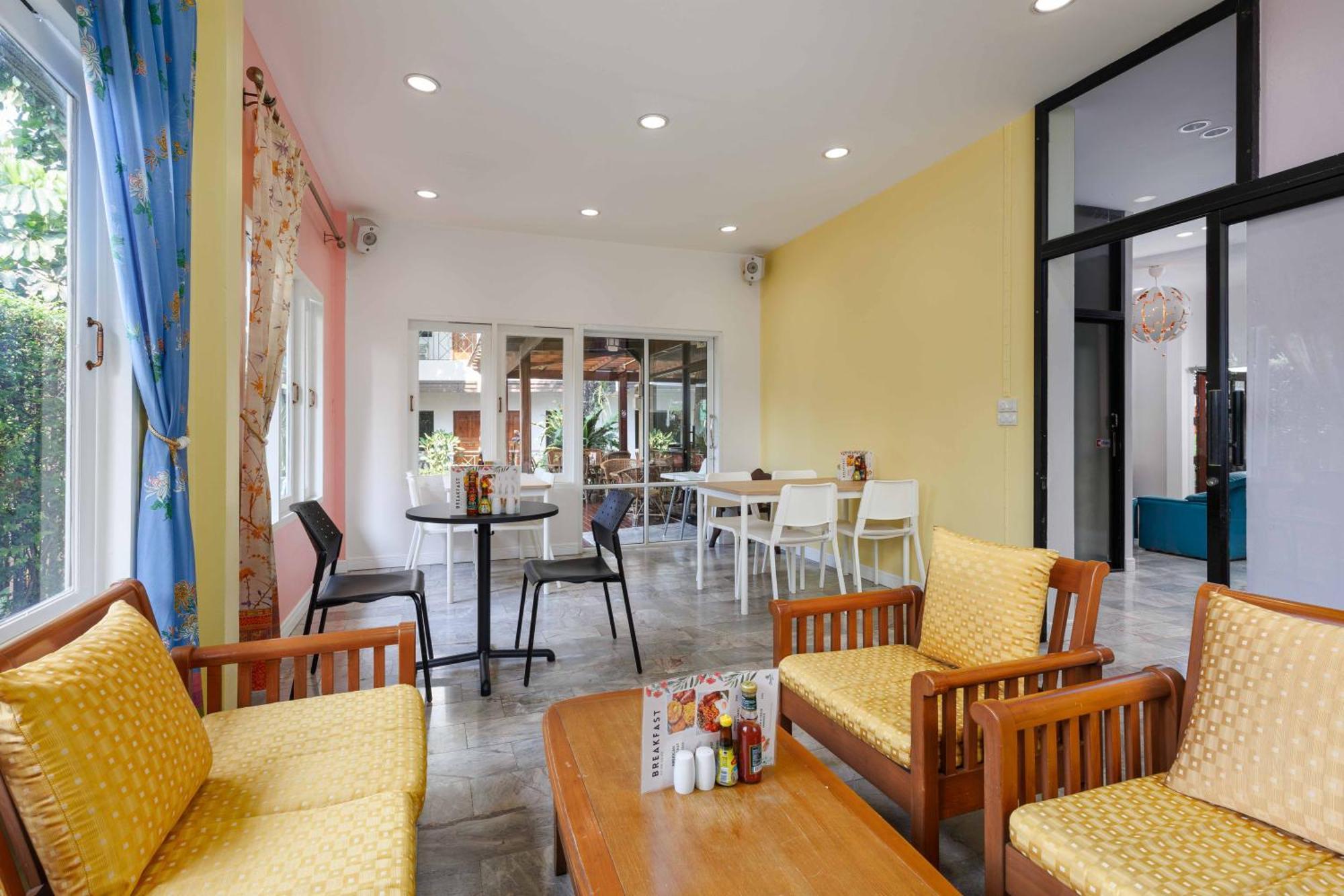 Charlie House Pin Klao Hotel Bangkok Exterior foto