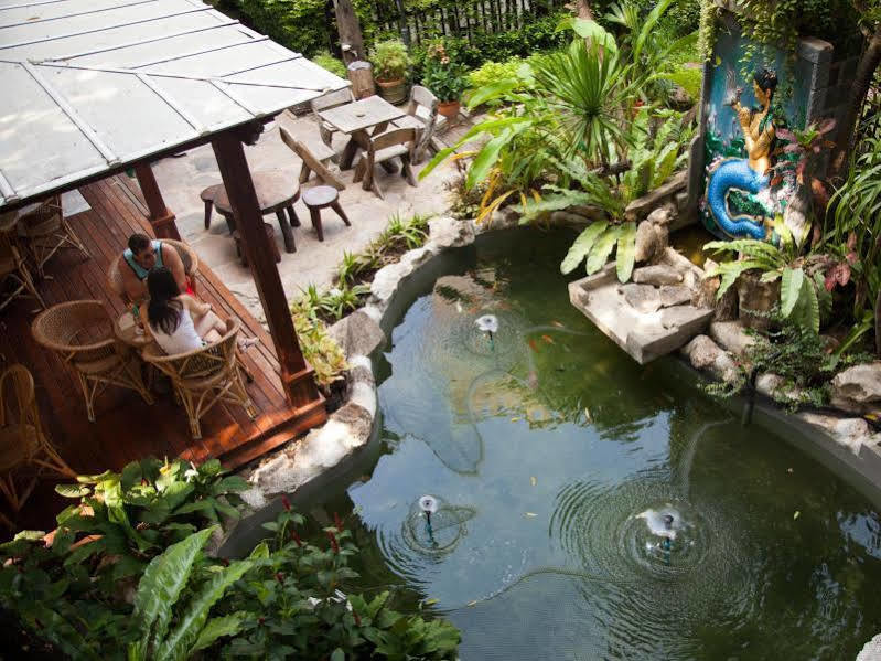 Charlie House Pin Klao Hotel Bangkok Exterior foto