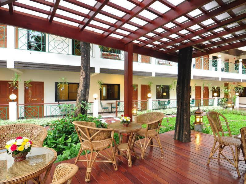 Charlie House Pin Klao Hotel Bangkok Exterior foto