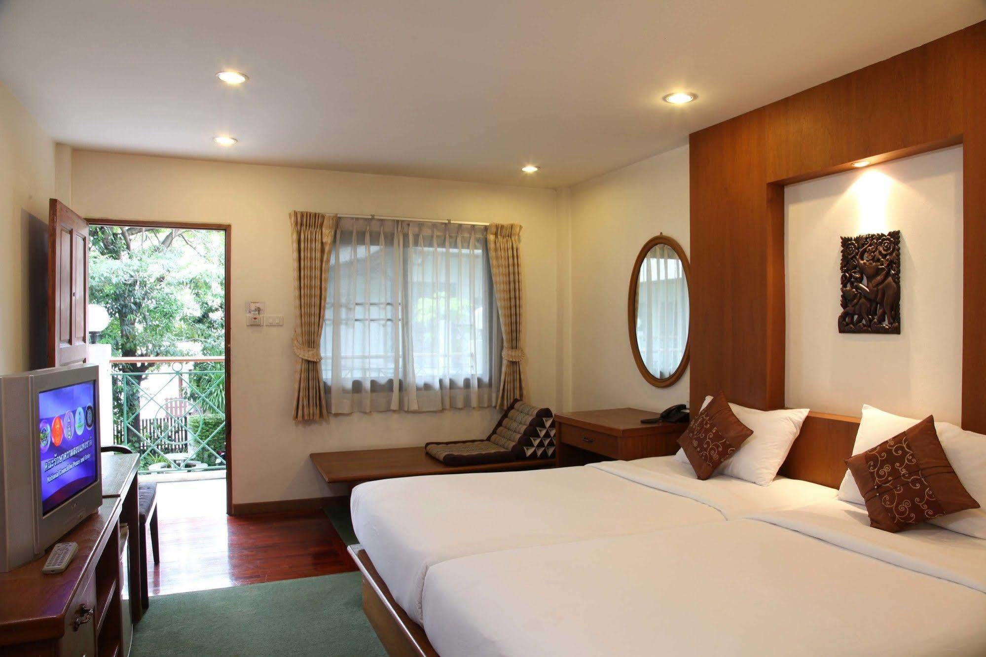 Charlie House Pin Klao Hotel Bangkok Exterior foto