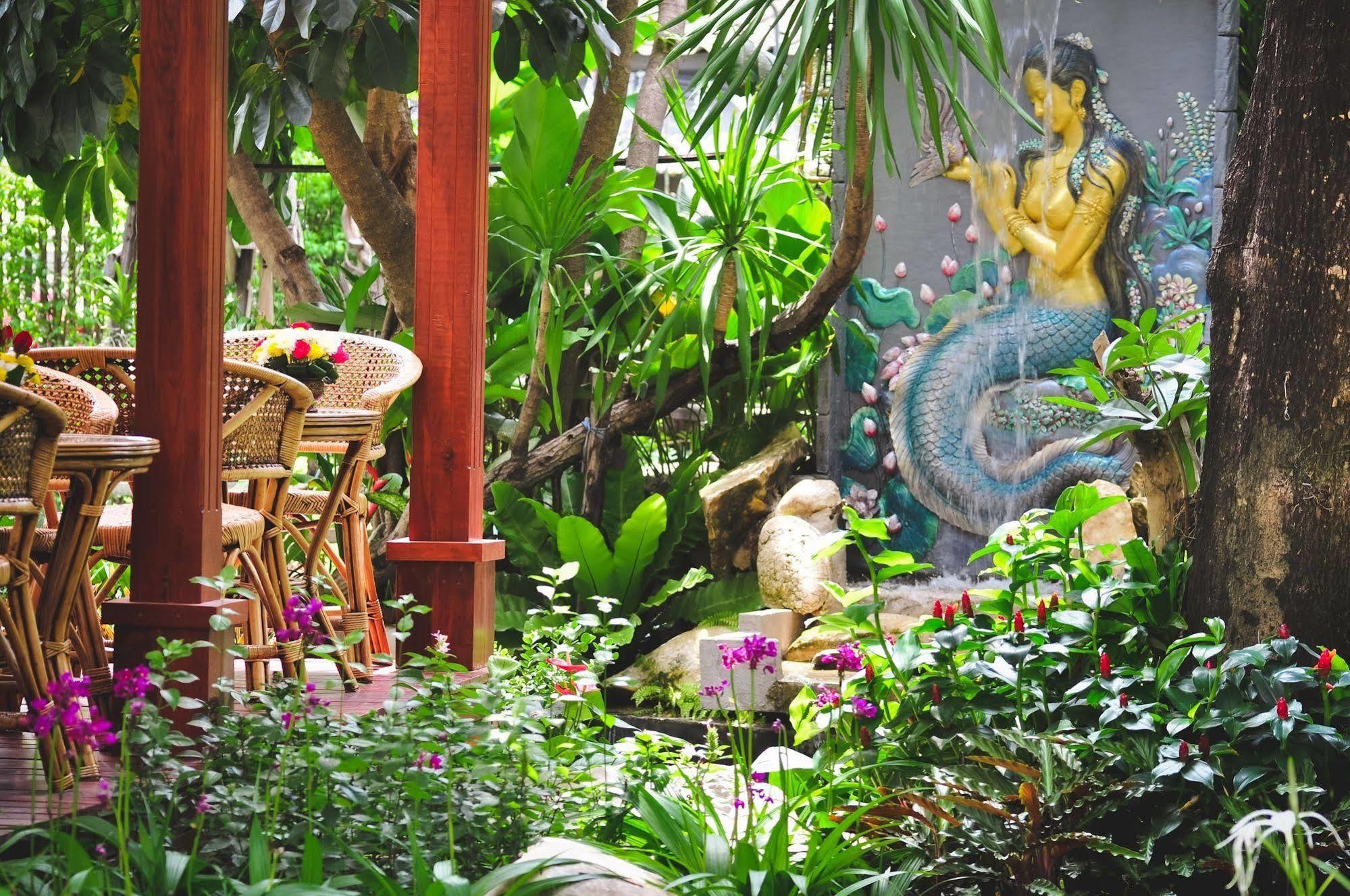 Charlie House Pin Klao Hotel Bangkok Exterior foto